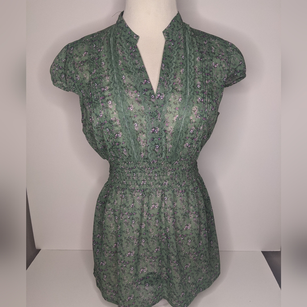 Candie's Green Floral Lace Top